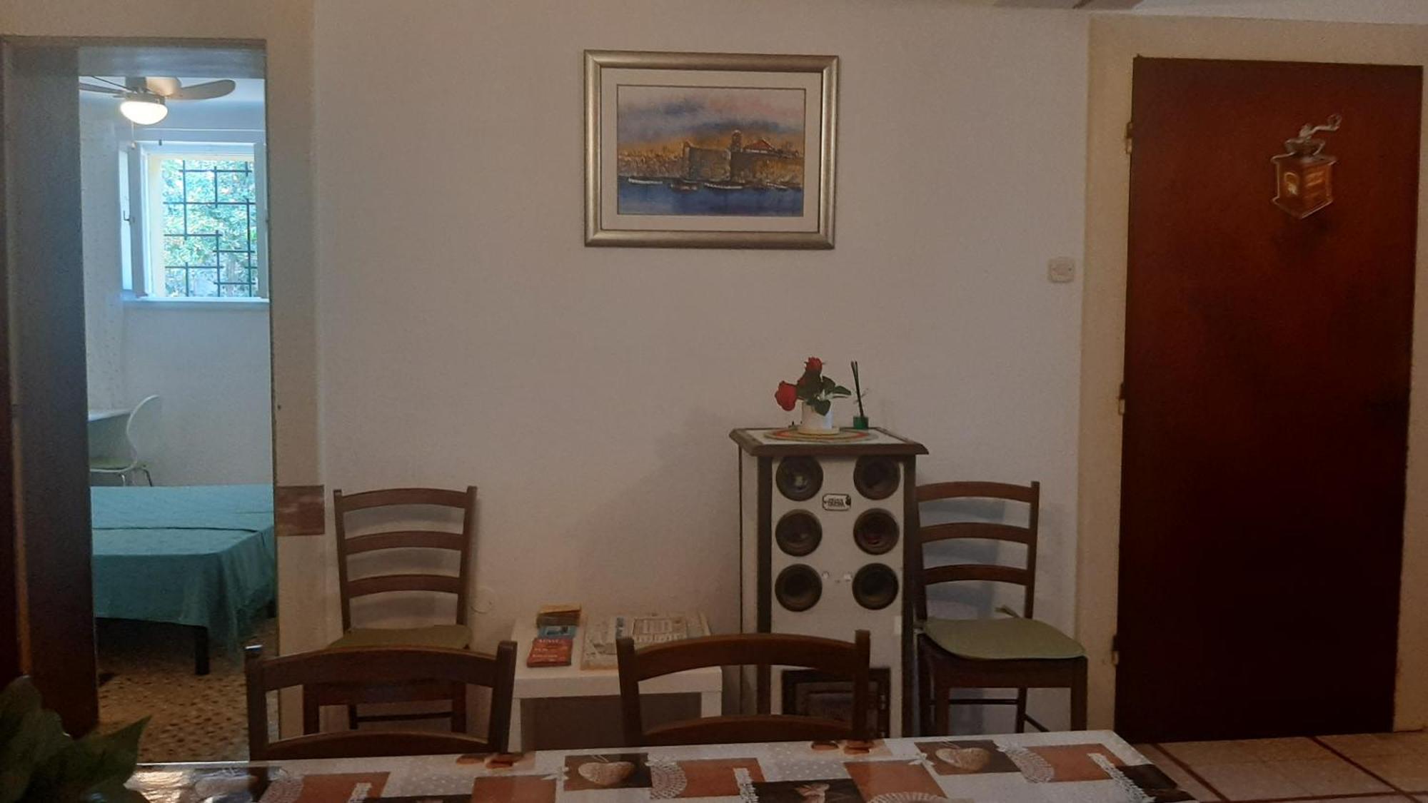 Old Captain'S Apartments - In A Pine Wood By The Sea And Tennis Courts Split Bilik gambar